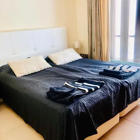 Miramar, 20 Meters From The Beach, Sea View & Pool Apartamento